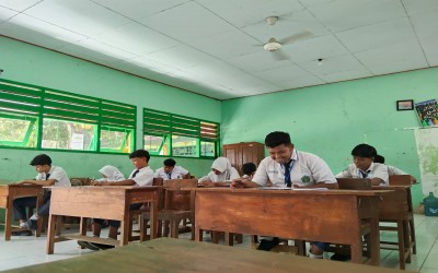 SUKSESKAN UJIAN MADRASAH KELAS 9